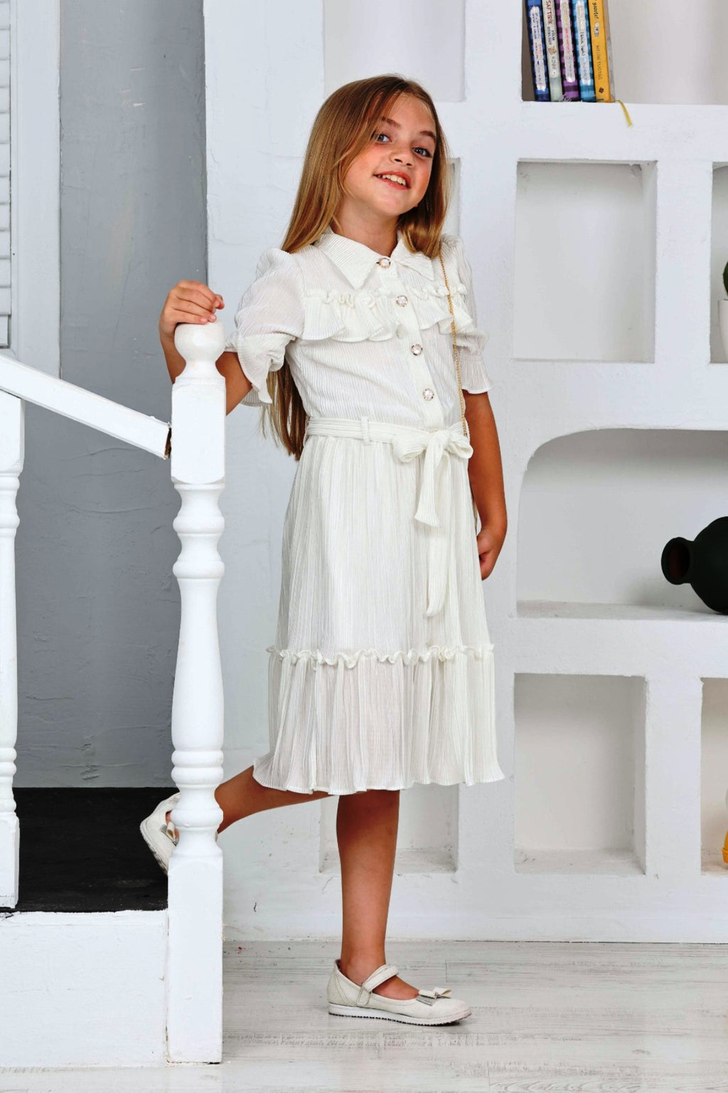 TRENDT MODA BÜRÜMCÜK KUMAŞ ÖNDEN DÜĞMELİ FIRFIR DETAYLI ÇANTALI KUŞAKLI KIREM/ RENK ELBİSE