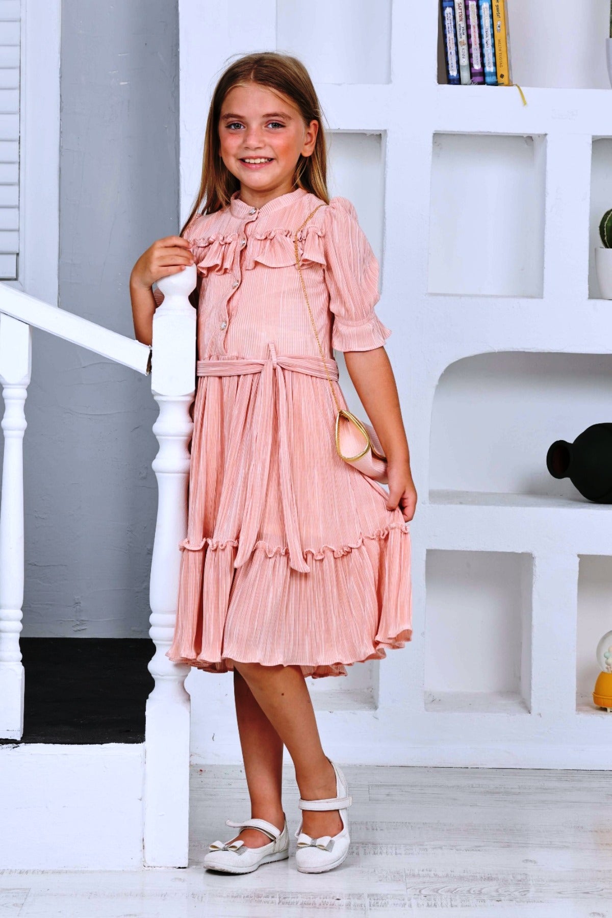 TRENDT MODA BÜRÜMCÜK KUMAŞ ÖNDEN DÜĞMELİ FIRFIR DETAYLI ÇANTALI KUŞAKLI SOMON RENK ELBİSE