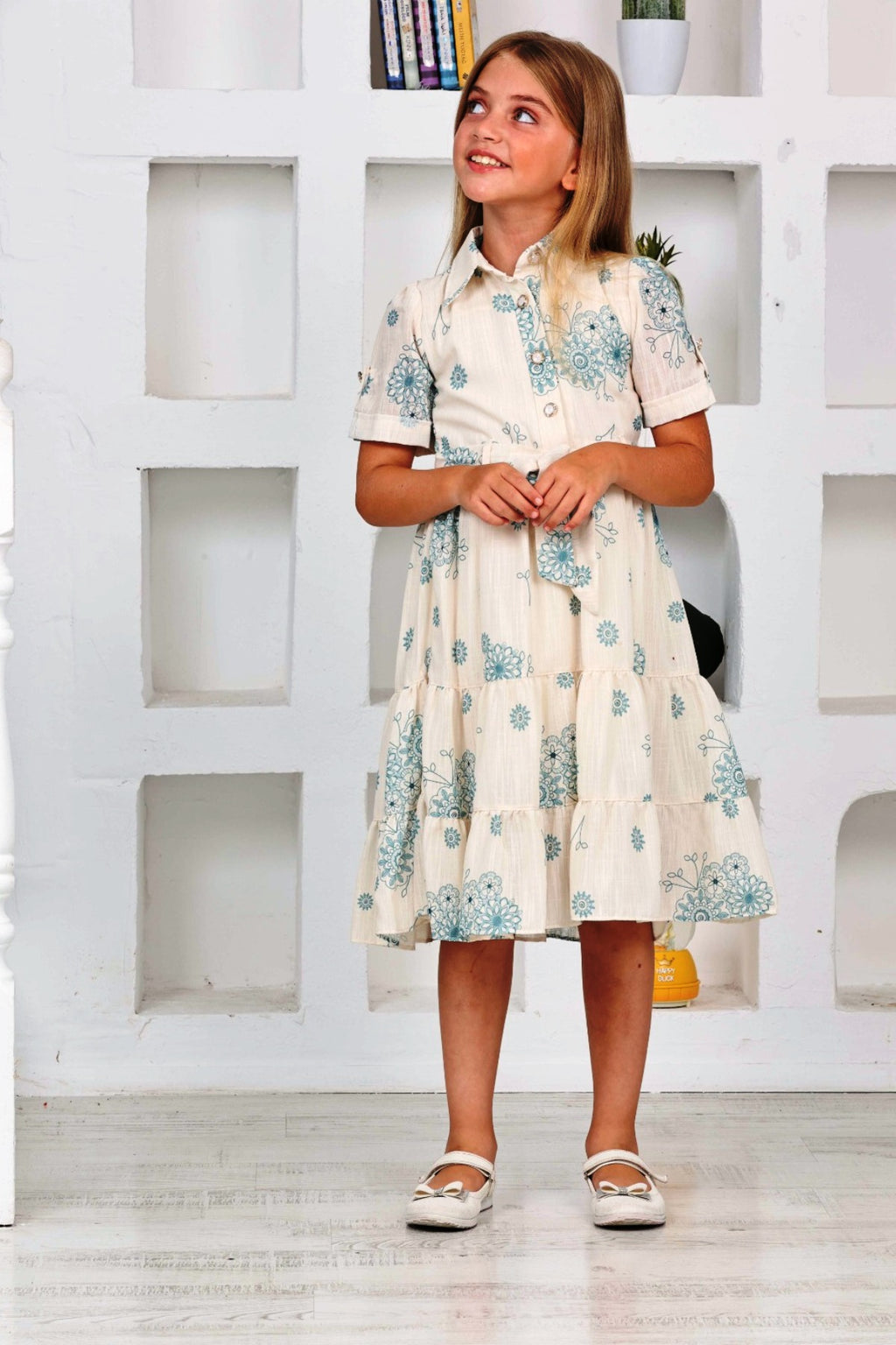 TRENDT MODA ÇİÇEKLİ KETEN KUMAŞ ÖNDEN DÜĞMELİ ASTARLI KUŞAKLI ELBİSE