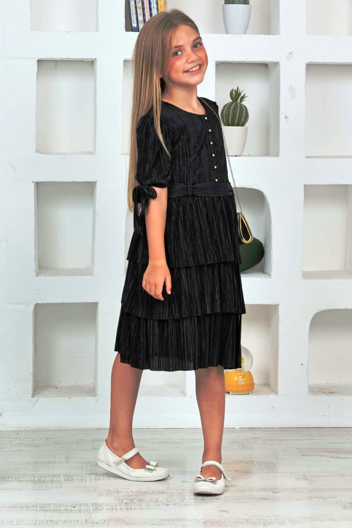 TRENDT MODA BÜRÜMCÜK KUMAŞ ÖNÜ İNCİLİ ARKASI FERMUARLI ÇANTALI KUŞAKLI SİYAH RENK ELBİSE