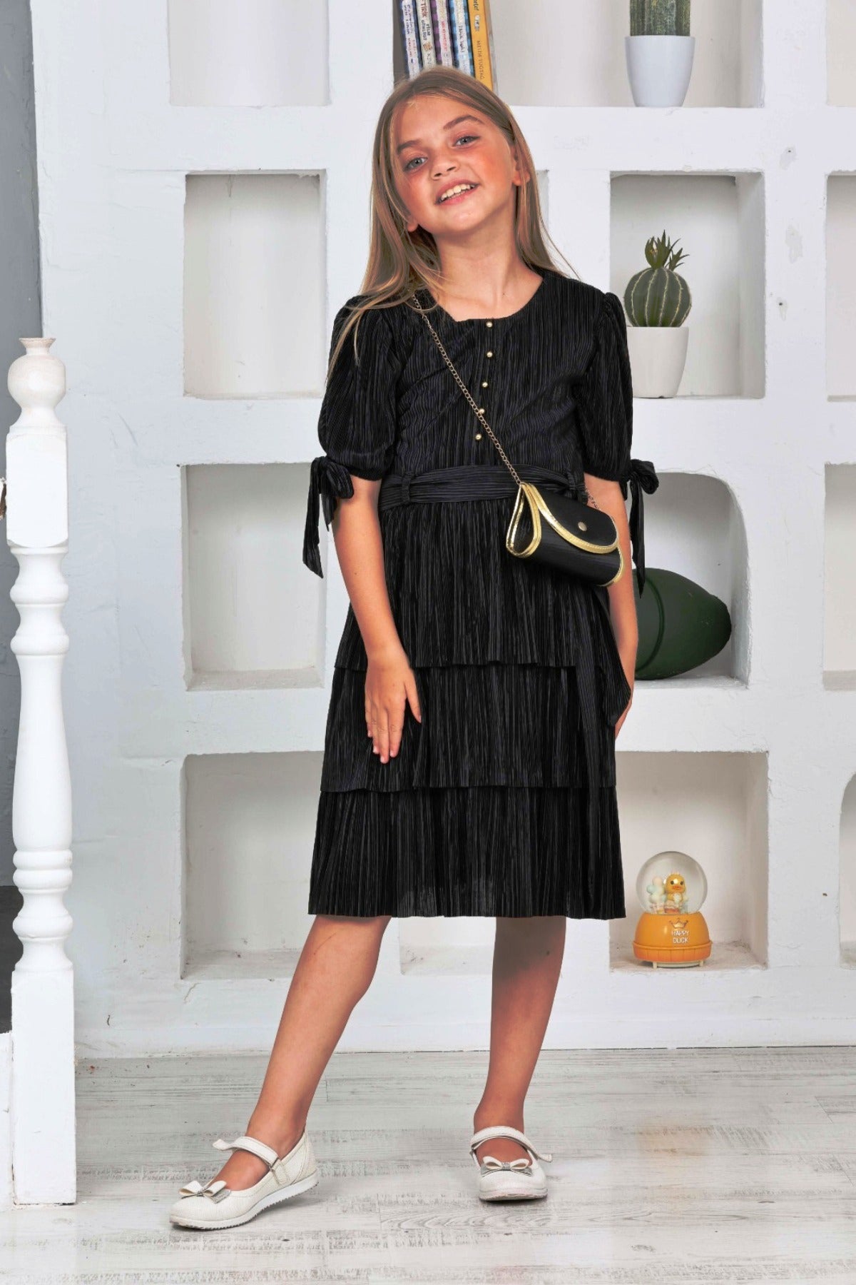 TRENDT MODA BÜRÜMCÜK KUMAŞ ÖNÜ İNCİLİ ARKASI FERMUARLI ÇANTALI KUŞAKLI SİYAH RENK ELBİSE